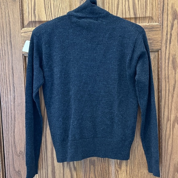 Carlisle sport lamb wool woman’s sweater with built-in scarf size M - Picture 3 of 5